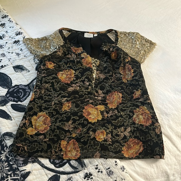 Anthropology HD In Paris Floral Metallic Lace Blouse size 0 - Picture 1 of 4